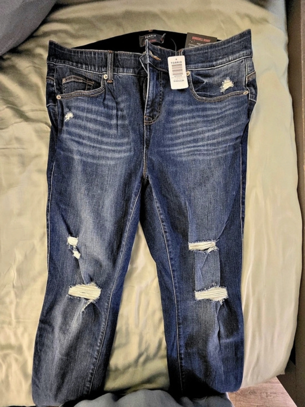 Torrid Bombshell Skinny Distressed Skinny Jeans in Blue Waist 18 NWT